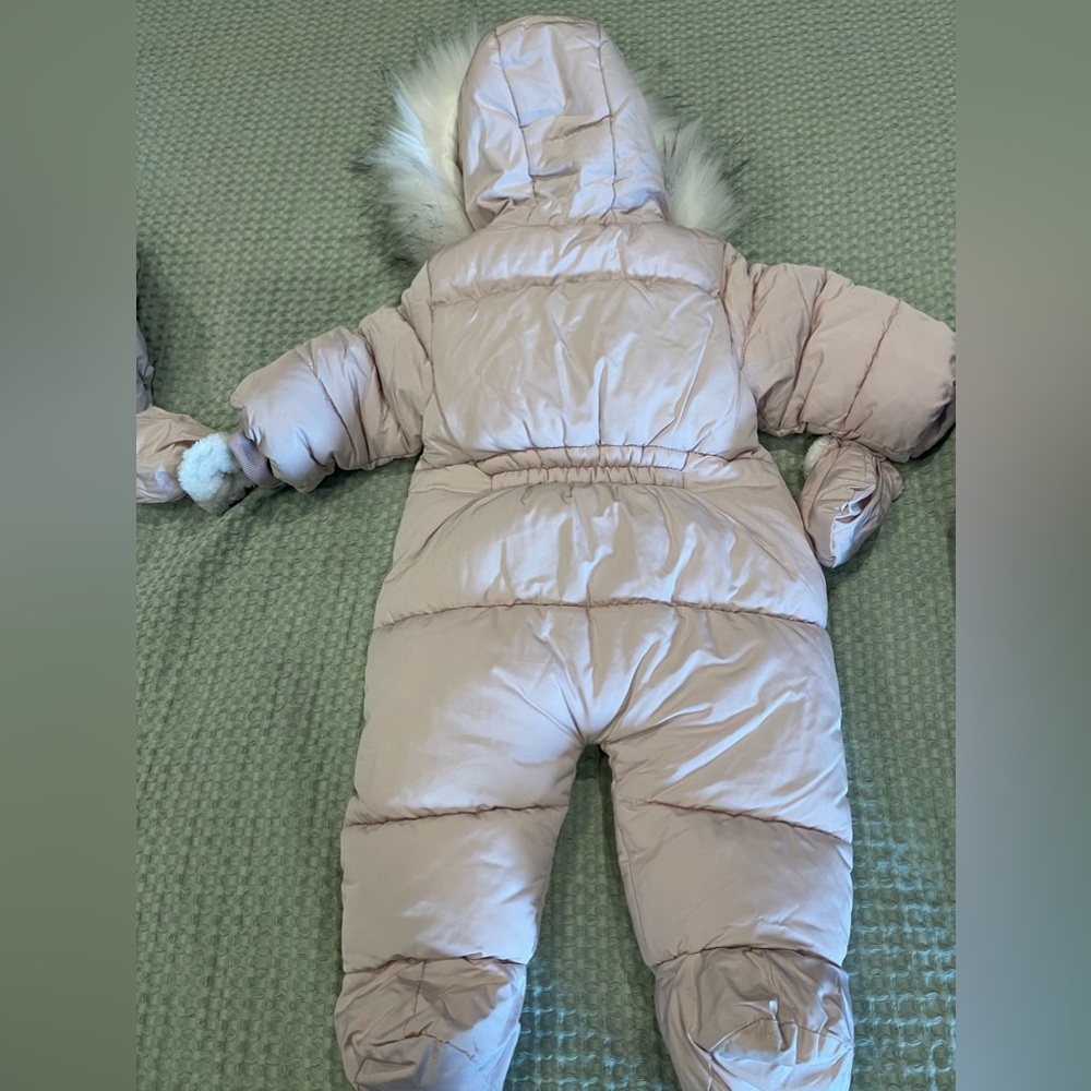 Snowsuit sz 9-12 months - Picture 2 of 3